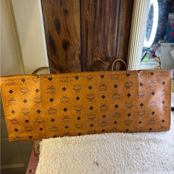 MCM Large Cognac Visetos Tote Shoulder Travel Carry on Tote EUC - Picture 9 of 17